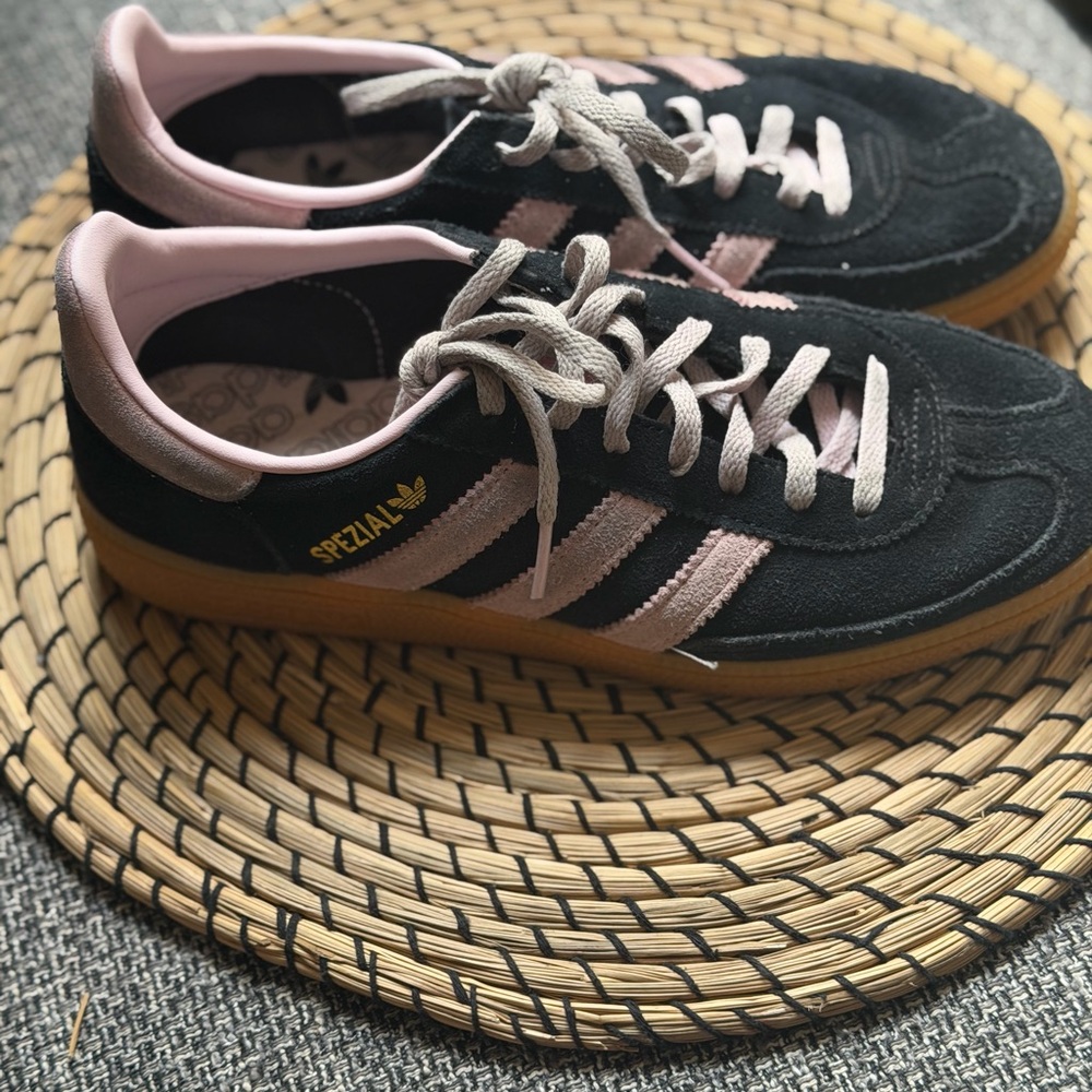 Adidas Black and Light Pink Trainers - Picture 3 of 5